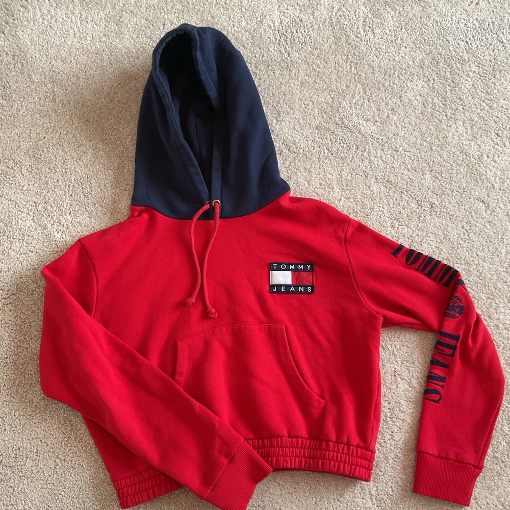 Tommy Hilfiger cropped sweatshirt